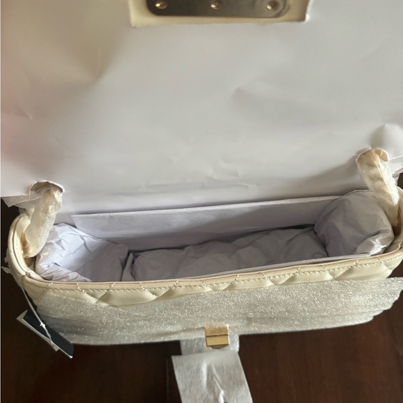 NEW Kate Spade Carey Meringue Medium Flap Shoulder Bag Quilted Leather w/ Tags - Picture 4 of 8